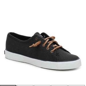 Sperry “pier view” canvas shoe